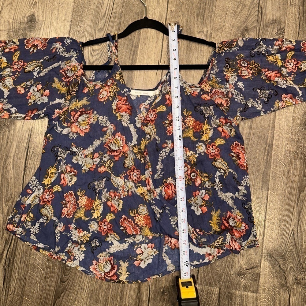 BISHOP + YOUNG BLUE ROMANTIC FLORAL BOHO COLD SHOULDER BLOUSE WOMEN'S SZ L - Picture 9 of 10